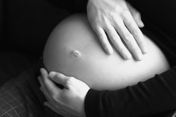 Mitos Yang Menyebabkan Keguguran Pada Ibu Hamil